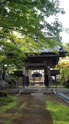 珍蔵寺　の山門