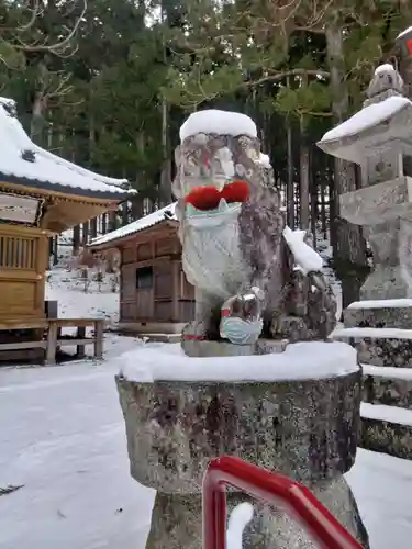 六神石神社の狛犬