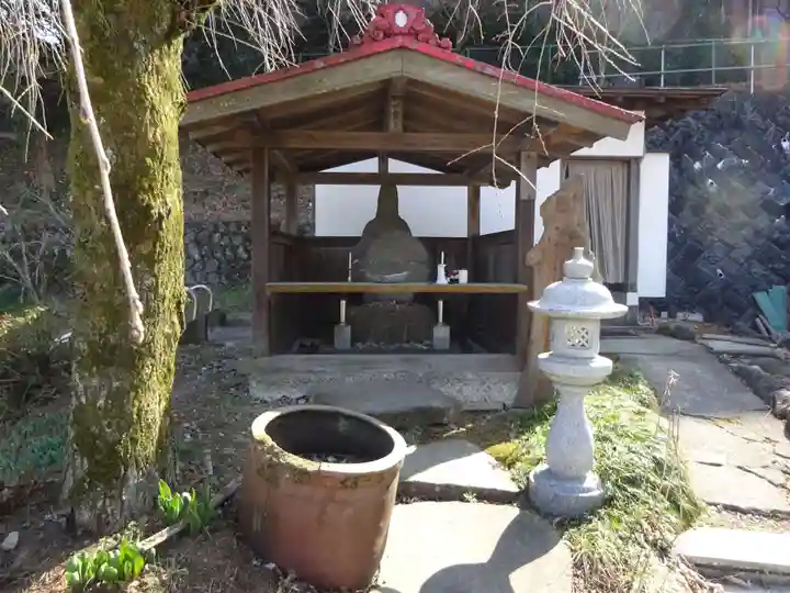 泉蔵寺の末社・摂社