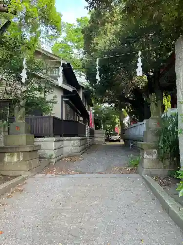 笠䅣稲荷神社の{uncategorized: "未分類", other: "その他", undefined: "問題あり", building: "その他建物", grave: "お墓", sacred_gate: "鳥居", guardian: "狛犬", statue: "像", buddha: "仏像", history: "歴史", nature: "自然", garden: "庭園", animal: "動物", pagoda: "塔", temizu: "手水舎", mountain_gate: "山門・神門", sanctuary: "本殿・本堂", subordinate: "末社・摂社", art: "芸術", scenery: "景色", jizo: "地蔵", ema: "絵馬", goshuin: "御朱印", omikuji: "おみくじ", items: "授与品その他", amulet: "お守り", goshuincho: "御朱印帳", eats: "食事", festival: "お祭り", votive_dance: "神楽", shichigosan: "七五三参", wedding: "結婚式", experience: "体験その他", initially: "初詣", around: "周辺", anti_infection: "感染症対策"}