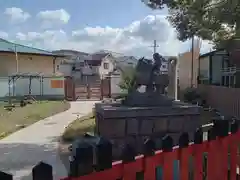 大津神社の像