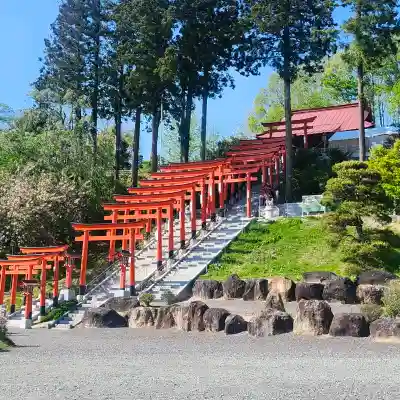 高屋敷稲荷神社の{uncategorized: "未分類", other: "その他", undefined: "問題あり", building: "その他建物", grave: "お墓", sacred_gate: "鳥居", guardian: "狛犬", statue: "像", buddha: "仏像", history: "歴史", nature: "自然", garden: "庭園", animal: "動物", pagoda: "塔", temizu: "手水舎", mountain_gate: "山門・神門", sanctuary: "本殿・本堂", subordinate: "末社・摂社", art: "芸術", scenery: "景色", jizo: "地蔵", ema: "絵馬", goshuin: "御朱印", omikuji: "おみくじ", items: "授与品その他", amulet: "お守り", goshuincho: "御朱印帳", eats: "食事", festival: "お祭り", votive_dance: "神楽", shichigosan: "七五三参", wedding: "結婚式", experience: "体験その他", initially: "初詣", around: "周辺", anti_infection: "感染症対策"}