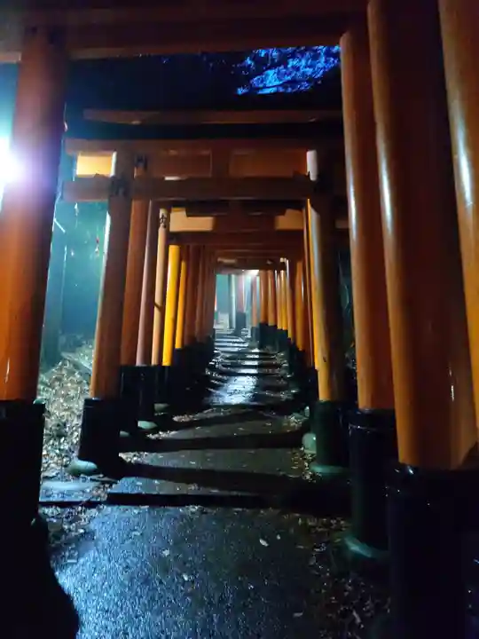 伏見稲荷大社間ノ峰(荷田社神蹟・ 伊勢大神)(京都府)