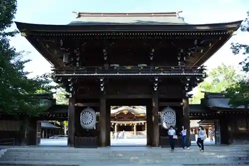 寒川神社の山門・神門