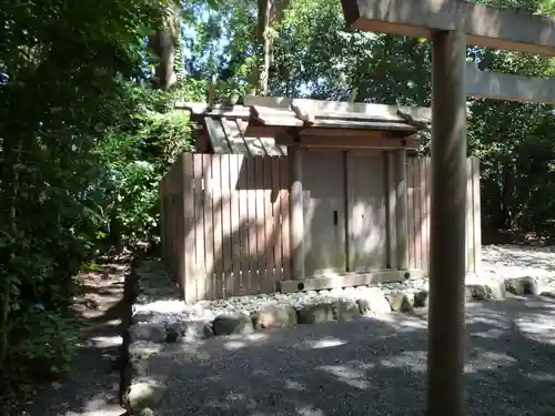草奈伎神社（豊受大神宮摂社）の山門・神門