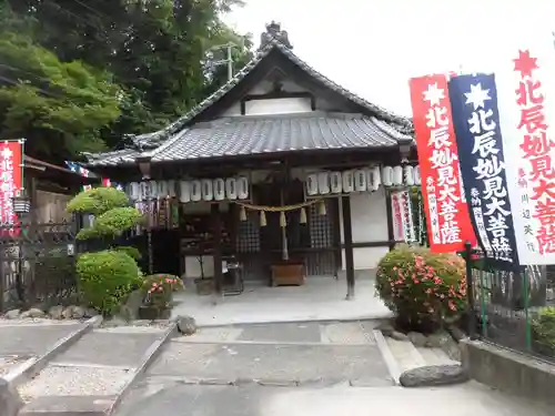 妙長寺の本殿