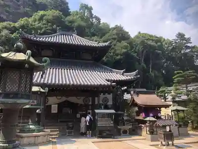 宝山寺の本殿・本堂