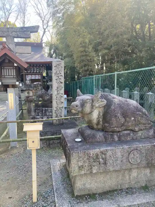 大鳥美波比神社(大鳥大社境内摂社)の狛犬
