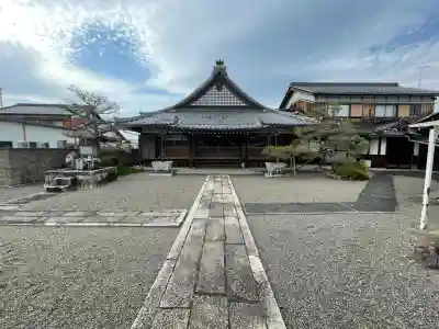 誓光寺の{uncategorized: "未分類", other: "その他", undefined: "問題あり", building: "その他建物", grave: "お墓", sacred_gate: "鳥居", guardian: "狛犬", statue: "像", buddha: "仏像", history: "歴史", nature: "自然", garden: "庭園", animal: "動物", pagoda: "塔", temizu: "手水舎", mountain_gate: "山門・神門", sanctuary: "本殿・本堂", subordinate: "末社・摂社", art: "芸術", scenery: "景色", jizo: "地蔵", ema: "絵馬", goshuin: "御朱印", omikuji: "おみくじ", items: "授与品その他", amulet: "お守り", goshuincho: "御朱印帳", eats: "食事", festival: "お祭り", votive_dance: "神楽", shichigosan: "七五三参", wedding: "結婚式", experience: "体験その他", initially: "初詣", around: "周辺", anti_infection: "感染症対策"}