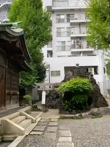 鐵砲洲稲荷神社の{uncategorized: "未分類", other: "その他", undefined: "問題あり", building: "その他建物", grave: "お墓", sacred_gate: "鳥居", guardian: "狛犬", statue: "像", buddha: "仏像", history: "歴史", nature: "自然", garden: "庭園", animal: "動物", pagoda: "塔", temizu: "手水舎", mountain_gate: "山門・神門", sanctuary: "本殿・本堂", subordinate: "末社・摂社", art: "芸術", scenery: "景色", jizo: "地蔵", ema: "絵馬", goshuin: "御朱印", omikuji: "おみくじ", items: "授与品その他", amulet: "お守り", goshuincho: "御朱印帳", eats: "食事", festival: "お祭り", votive_dance: "神楽", shichigosan: "七五三参", wedding: "結婚式", experience: "体験その他", initially: "初詣", around: "周辺", anti_infection: "感染症対策"}