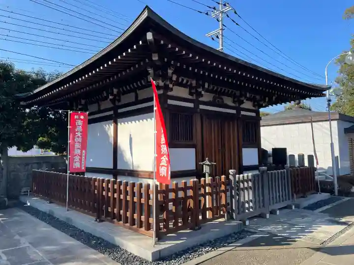 尊勝院の{uncategorized: "未分類", other: "その他", undefined: "問題あり", building: "その他建物", grave: "お墓", sacred_gate: "鳥居", guardian: "狛犬", statue: "像", buddha: "仏像", history: "歴史", nature: "自然", garden: "庭園", animal: "動物", pagoda: "塔", temizu: "手水舎", mountain_gate: "山門・神門", sanctuary: "本殿・本堂", subordinate: "末社・摂社", art: "芸術", scenery: "景色", jizo: "地蔵", ema: "絵馬", goshuin: "御朱印", omikuji: "おみくじ", items: "授与品その他", amulet: "お守り", goshuincho: "御朱印帳", eats: "食事", festival: "お祭り", votive_dance: "神楽", shichigosan: "七五三参", wedding: "結婚式", experience: "体験その他", initially: "初詣", around: "周辺", anti_infection: "感染症対策"}