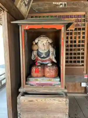 尊永寺の{uncategorized: "未分類", other: "その他", undefined: "問題あり", building: "その他建物", grave: "お墓", sacred_gate: "鳥居", guardian: "狛犬", statue: "像", buddha: "仏像", history: "歴史", nature: "自然", garden: "庭園", animal: "動物", pagoda: "塔", temizu: "手水舎", mountain_gate: "山門・神門", sanctuary: "本殿・本堂", subordinate: "末社・摂社", art: "芸術", scenery: "景色", jizo: "地蔵", ema: "絵馬", goshuin: "御朱印", omikuji: "おみくじ", items: "授与品その他", amulet: "お守り", goshuincho: "御朱印帳", eats: "食事", festival: "お祭り", votive_dance: "神楽", shichigosan: "七五三参", wedding: "結婚式", experience: "体験その他", initially: "初詣", around: "周辺", anti_infection: "感染症対策"}