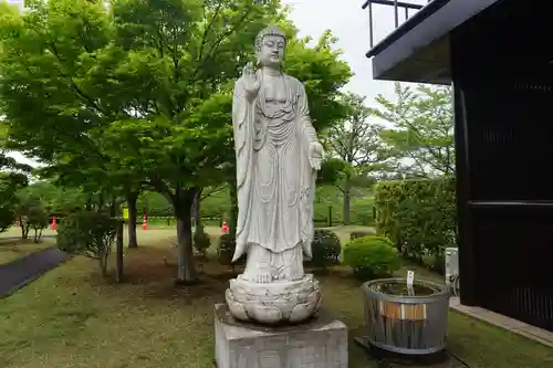 東本願寺本廟 牛久浄苑（牛久大仏）の仏像