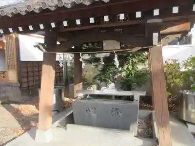 武井神社の手水舎