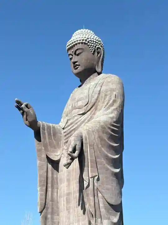 東本願寺本廟 牛久浄苑(牛久大仏)の{uncategorized: "未分類", other: "その他", undefined: "問題あり", building: "その他建物", grave: "お墓", sacred_gate: "鳥居", guardian: "狛犬", statue: "像", buddha: "仏像", history: "歴史", nature: "自然", garden: "庭園", animal: "動物", pagoda: "塔", temizu: "手水舎", mountain_gate: "山門・神門", sanctuary: "本殿・本堂", subordinate: "末社・摂社", art: "芸術", scenery: "景色", jizo: "地蔵", ema: "絵馬", goshuin: "御朱印", omikuji: "おみくじ", items: "授与品その他", amulet: "お守り", goshuincho: "御朱印帳", eats: "食事", festival: "お祭り", votive_dance: "神楽", shichigosan: "七五三参", wedding: "結婚式", experience: "体験その他", initially: "初詣", around: "周辺", anti_infection: "感染症対策"}