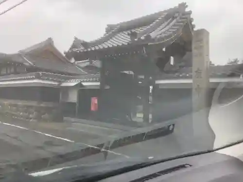 庚申寺の山門