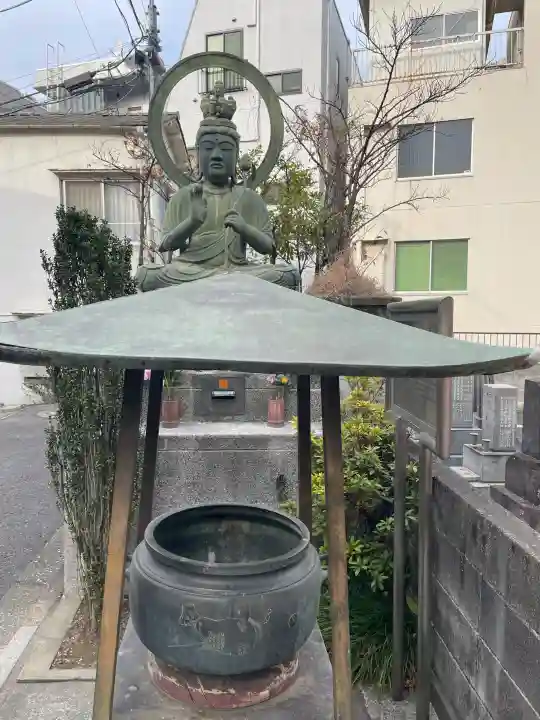 本郷薬師堂の{uncategorized: "未分類", other: "その他", undefined: "問題あり", building: "その他建物", grave: "お墓", sacred_gate: "鳥居", guardian: "狛犬", statue: "像", buddha: "仏像", history: "歴史", nature: "自然", garden: "庭園", animal: "動物", pagoda: "塔", temizu: "手水舎", mountain_gate: "山門・神門", sanctuary: "本殿・本堂", subordinate: "末社・摂社", art: "芸術", scenery: "景色", jizo: "地蔵", ema: "絵馬", goshuin: "御朱印", omikuji: "おみくじ", items: "授与品その他", amulet: "お守り", goshuincho: "御朱印帳", eats: "食事", festival: "お祭り", votive_dance: "神楽", shichigosan: "七五三参", wedding: "結婚式", experience: "体験その他", initially: "初詣", around: "周辺", anti_infection: "感染症対策"}