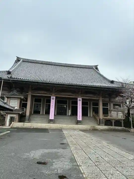 東本願寺の{uncategorized: "未分類", other: "その他", undefined: "問題あり", building: "その他建物", grave: "お墓", sacred_gate: "鳥居", guardian: "狛犬", statue: "像", buddha: "仏像", history: "歴史", nature: "自然", garden: "庭園", animal: "動物", pagoda: "塔", temizu: "手水舎", mountain_gate: "山門・神門", sanctuary: "本殿・本堂", subordinate: "末社・摂社", art: "芸術", scenery: "景色", jizo: "地蔵", ema: "絵馬", goshuin: "御朱印", omikuji: "おみくじ", items: "授与品その他", amulet: "お守り", goshuincho: "御朱印帳", eats: "食事", festival: "お祭り", votive_dance: "神楽", shichigosan: "七五三参", wedding: "結婚式", experience: "体験その他", initially: "初詣", around: "周辺", anti_infection: "感染症対策"}