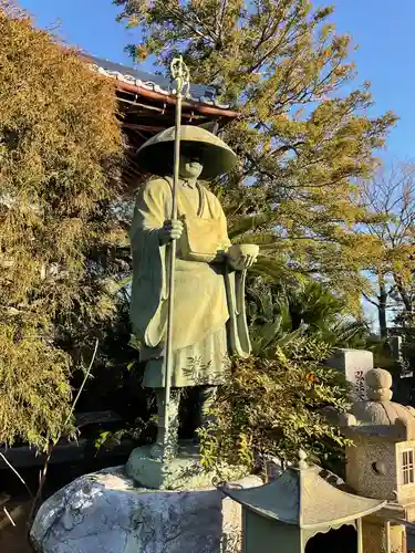 薬王寺の像