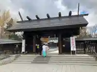 札幌護國神社の山門・神門
