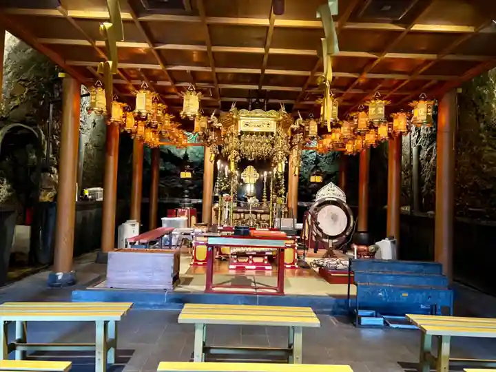 岩戸弘法弘峰寺の本殿・本堂