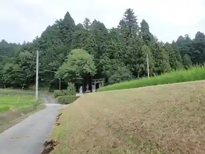 都祁山口神社の周辺