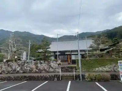 普門寺の{uncategorized: "未分類", other: "その他", undefined: "問題あり", building: "その他建物", grave: "お墓", sacred_gate: "鳥居", guardian: "狛犬", statue: "像", buddha: "仏像", history: "歴史", nature: "自然", garden: "庭園", animal: "動物", pagoda: "塔", temizu: "手水舎", mountain_gate: "山門・神門", sanctuary: "本殿・本堂", subordinate: "末社・摂社", art: "芸術", scenery: "景色", jizo: "地蔵", ema: "絵馬", goshuin: "御朱印", omikuji: "おみくじ", items: "授与品その他", amulet: "お守り", goshuincho: "御朱印帳", eats: "食事", festival: "お祭り", votive_dance: "神楽", shichigosan: "七五三参", wedding: "結婚式", experience: "体験その他", initially: "初詣", around: "周辺", anti_infection: "感染症対策"}