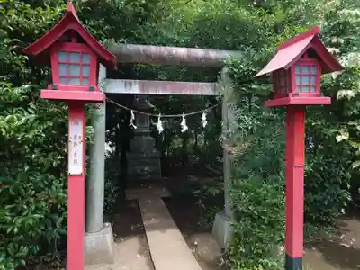 新倉氷川八幡神社の末社・摂社