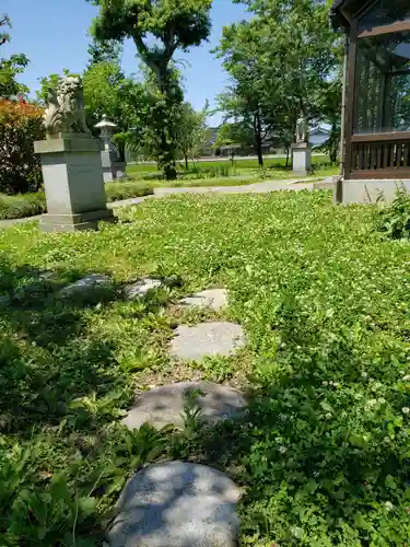 八幡神社の庭園