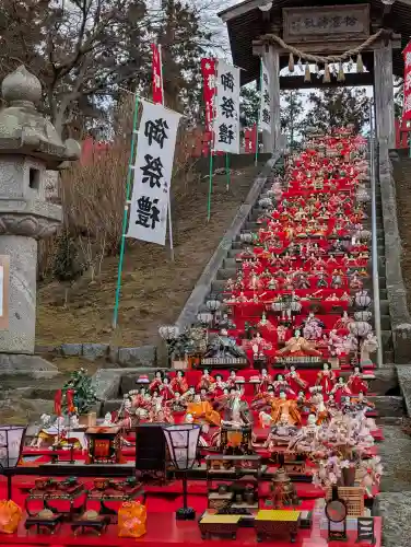松澤神社の{uncategorized: "未分類", other: "その他", undefined: "問題あり", building: "その他建物", grave: "お墓", sacred_gate: "鳥居", guardian: "狛犬", statue: "像", buddha: "仏像", history: "歴史", nature: "自然", garden: "庭園", animal: "動物", pagoda: "塔", temizu: "手水舎", mountain_gate: "山門・神門", sanctuary: "本殿・本堂", subordinate: "末社・摂社", art: "芸術", scenery: "景色", jizo: "地蔵", ema: "絵馬", goshuin: "御朱印", omikuji: "おみくじ", items: "授与品その他", amulet: "お守り", goshuincho: "御朱印帳", eats: "食事", festival: "お祭り", votive_dance: "神楽", shichigosan: "七五三参", wedding: "結婚式", experience: "体験その他", initially: "初詣", around: "周辺", anti_infection: "感染症対策"}