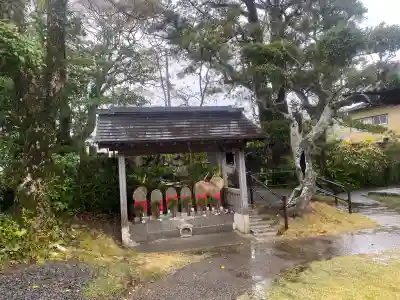 光明寺の{uncategorized: "未分類", other: "その他", undefined: "問題あり", building: "その他建物", grave: "お墓", sacred_gate: "鳥居", guardian: "狛犬", statue: "像", buddha: "仏像", history: "歴史", nature: "自然", garden: "庭園", animal: "動物", pagoda: "塔", temizu: "手水舎", mountain_gate: "山門・神門", sanctuary: "本殿・本堂", subordinate: "末社・摂社", art: "芸術", scenery: "景色", jizo: "地蔵", ema: "絵馬", goshuin: "御朱印", omikuji: "おみくじ", items: "授与品その他", amulet: "お守り", goshuincho: "御朱印帳", eats: "食事", festival: "お祭り", votive_dance: "神楽", shichigosan: "七五三参", wedding: "結婚式", experience: "体験その他", initially: "初詣", around: "周辺", anti_infection: "感染症対策"}