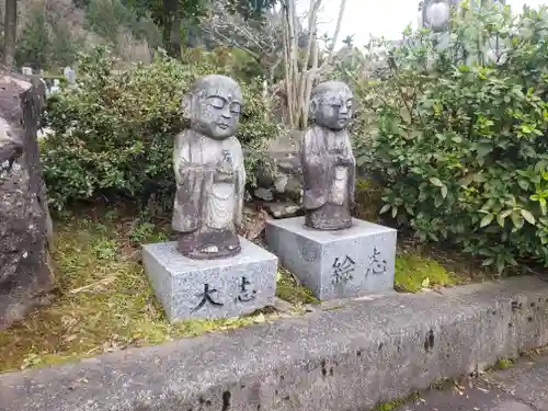 御誕生寺（猫寺）の地蔵