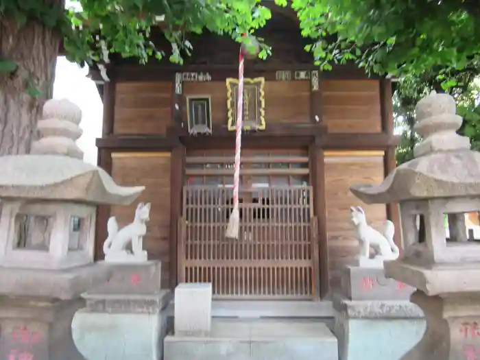 寳珠稲荷神社の本殿