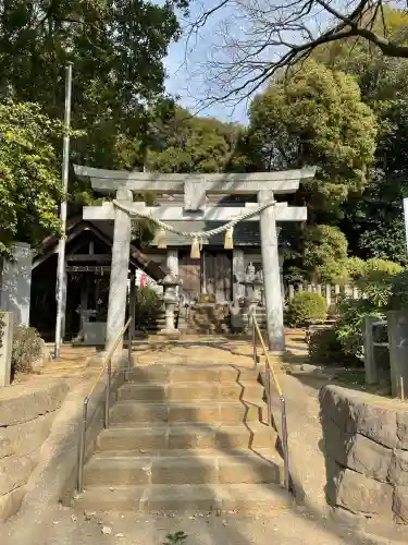 岸根杉山神社の{uncategorized: "未分類", other: "その他", undefined: "問題あり", building: "その他建物", grave: "お墓", sacred_gate: "鳥居", guardian: "狛犬", statue: "像", buddha: "仏像", history: "歴史", nature: "自然", garden: "庭園", animal: "動物", pagoda: "塔", temizu: "手水舎", mountain_gate: "山門・神門", sanctuary: "本殿・本堂", subordinate: "末社・摂社", art: "芸術", scenery: "景色", jizo: "地蔵", ema: "絵馬", goshuin: "御朱印", omikuji: "おみくじ", items: "授与品その他", amulet: "お守り", goshuincho: "御朱印帳", eats: "食事", festival: "お祭り", votive_dance: "神楽", shichigosan: "七五三参", wedding: "結婚式", experience: "体験その他", initially: "初詣", around: "周辺", anti_infection: "感染症対策"}
