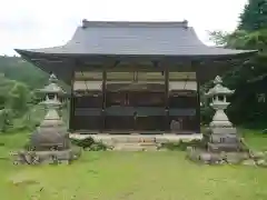 神明社の本殿