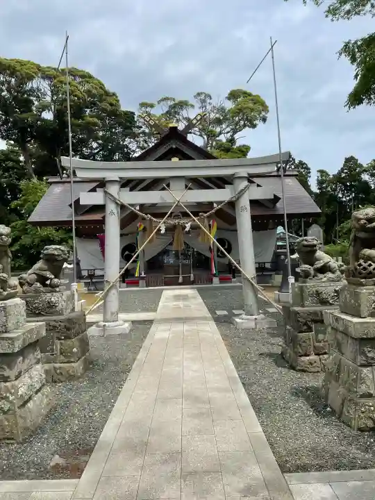 佐波波地祇神社の{uncategorized: "未分類", other: "その他", undefined: "問題あり", building: "その他建物", grave: "お墓", sacred_gate: "鳥居", guardian: "狛犬", statue: "像", buddha: "仏像", history: "歴史", nature: "自然", garden: "庭園", animal: "動物", pagoda: "塔", temizu: "手水舎", mountain_gate: "山門・神門", sanctuary: "本殿・本堂", subordinate: "末社・摂社", art: "芸術", scenery: "景色", jizo: "地蔵", ema: "絵馬", goshuin: "御朱印", omikuji: "おみくじ", items: "授与品その他", amulet: "お守り", goshuincho: "御朱印帳", eats: "食事", festival: "お祭り", votive_dance: "神楽", shichigosan: "七五三参", wedding: "結婚式", experience: "体験その他", initially: "初詣", around: "周辺", anti_infection: "感染症対策"}