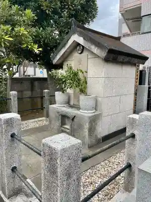 寳蓮寺の{uncategorized: "未分類", other: "その他", undefined: "問題あり", building: "その他建物", grave: "お墓", sacred_gate: "鳥居", guardian: "狛犬", statue: "像", buddha: "仏像", history: "歴史", nature: "自然", garden: "庭園", animal: "動物", pagoda: "塔", temizu: "手水舎", mountain_gate: "山門・神門", sanctuary: "本殿・本堂", subordinate: "末社・摂社", art: "芸術", scenery: "景色", jizo: "地蔵", ema: "絵馬", goshuin: "御朱印", omikuji: "おみくじ", items: "授与品その他", amulet: "お守り", goshuincho: "御朱印帳", eats: "食事", festival: "お祭り", votive_dance: "神楽", shichigosan: "七五三参", wedding: "結婚式", experience: "体験その他", initially: "初詣", around: "周辺", anti_infection: "感染症対策"}