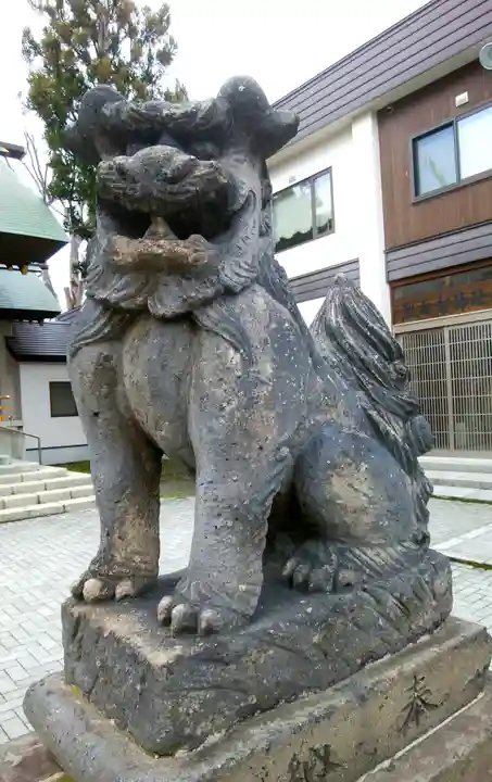 烈々布神社の狛犬