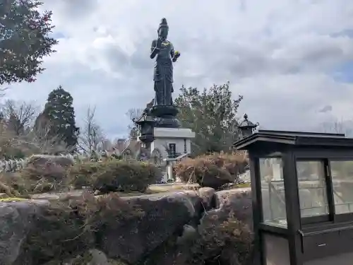 常光寺の{uncategorized: "未分類", other: "その他", undefined: "問題あり", building: "その他建物", grave: "お墓", sacred_gate: "鳥居", guardian: "狛犬", statue: "像", buddha: "仏像", history: "歴史", nature: "自然", garden: "庭園", animal: "動物", pagoda: "塔", temizu: "手水舎", mountain_gate: "山門・神門", sanctuary: "本殿・本堂", subordinate: "末社・摂社", art: "芸術", scenery: "景色", jizo: "地蔵", ema: "絵馬", goshuin: "御朱印", omikuji: "おみくじ", items: "授与品その他", amulet: "お守り", goshuincho: "御朱印帳", eats: "食事", festival: "お祭り", votive_dance: "神楽", shichigosan: "七五三参", wedding: "結婚式", experience: "体験その他", initially: "初詣", around: "周辺", anti_infection: "感染症対策"}