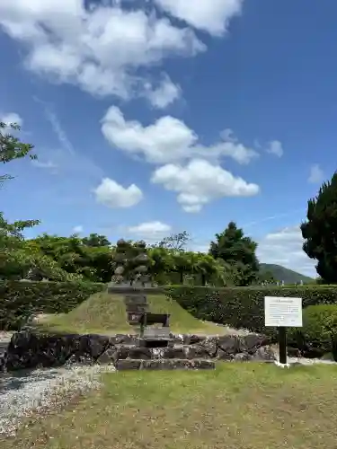 摩訶耶寺の{uncategorized: "未分類", other: "その他", undefined: "問題あり", building: "その他建物", grave: "お墓", sacred_gate: "鳥居", guardian: "狛犬", statue: "像", buddha: "仏像", history: "歴史", nature: "自然", garden: "庭園", animal: "動物", pagoda: "塔", temizu: "手水舎", mountain_gate: "山門・神門", sanctuary: "本殿・本堂", subordinate: "末社・摂社", art: "芸術", scenery: "景色", jizo: "地蔵", ema: "絵馬", goshuin: "御朱印", omikuji: "おみくじ", items: "授与品その他", amulet: "お守り", goshuincho: "御朱印帳", eats: "食事", festival: "お祭り", votive_dance: "神楽", shichigosan: "七五三参", wedding: "結婚式", experience: "体験その他", initially: "初詣", around: "周辺", anti_infection: "感染症対策"}