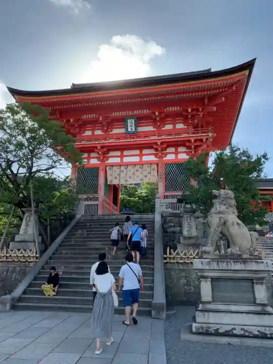 清水寺の山門・神門