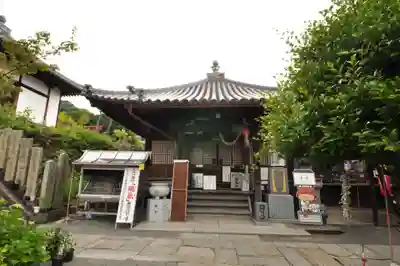 出釋迦寺の本殿・本堂