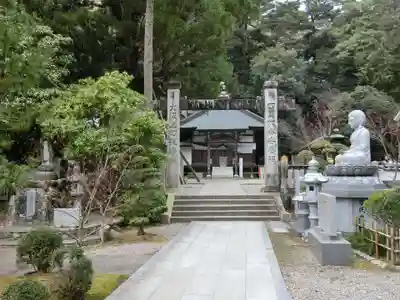 極楽寺の本殿・本堂