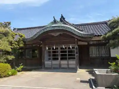 新潟縣護國神社の{uncategorized: "未分類", other: "その他", undefined: "問題あり", building: "その他建物", grave: "お墓", sacred_gate: "鳥居", guardian: "狛犬", statue: "像", buddha: "仏像", history: "歴史", nature: "自然", garden: "庭園", animal: "動物", pagoda: "塔", temizu: "手水舎", mountain_gate: "山門・神門", sanctuary: "本殿・本堂", subordinate: "末社・摂社", art: "芸術", scenery: "景色", jizo: "地蔵", ema: "絵馬", goshuin: "御朱印", omikuji: "おみくじ", items: "授与品その他", amulet: "お守り", goshuincho: "御朱印帳", eats: "食事", festival: "お祭り", votive_dance: "神楽", shichigosan: "七五三参", wedding: "結婚式", experience: "体験その他", initially: "初詣", around: "周辺", anti_infection: "感染症対策"}