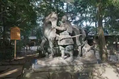 駒木諏訪神社の像