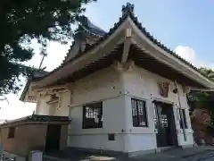 神明社の本殿