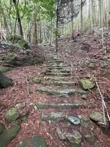 韓竈神社の{uncategorized: "未分類", other: "その他", undefined: "問題あり", building: "その他建物", grave: "お墓", sacred_gate: "鳥居", guardian: "狛犬", statue: "像", buddha: "仏像", history: "歴史", nature: "自然", garden: "庭園", animal: "動物", pagoda: "塔", temizu: "手水舎", mountain_gate: "山門・神門", sanctuary: "本殿・本堂", subordinate: "末社・摂社", art: "芸術", scenery: "景色", jizo: "地蔵", ema: "絵馬", goshuin: "御朱印", omikuji: "おみくじ", items: "授与品その他", amulet: "お守り", goshuincho: "御朱印帳", eats: "食事", festival: "お祭り", votive_dance: "神楽", shichigosan: "七五三参", wedding: "結婚式", experience: "体験その他", initially: "初詣", around: "周辺", anti_infection: "感染症対策"}