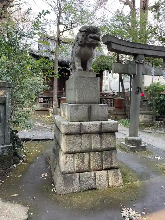 四合稲荷神社の狛犬