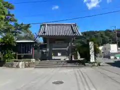 光明寺の山門