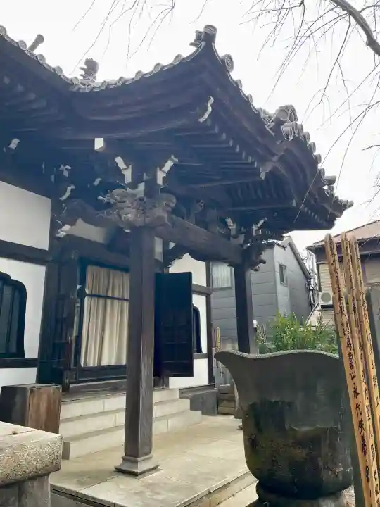 本寿寺の{uncategorized: "未分類", other: "その他", undefined: "問題あり", building: "その他建物", grave: "お墓", sacred_gate: "鳥居", guardian: "狛犬", statue: "像", buddha: "仏像", history: "歴史", nature: "自然", garden: "庭園", animal: "動物", pagoda: "塔", temizu: "手水舎", mountain_gate: "山門・神門", sanctuary: "本殿・本堂", subordinate: "末社・摂社", art: "芸術", scenery: "景色", jizo: "地蔵", ema: "絵馬", goshuin: "御朱印", omikuji: "おみくじ", items: "授与品その他", amulet: "お守り", goshuincho: "御朱印帳", eats: "食事", festival: "お祭り", votive_dance: "神楽", shichigosan: "七五三参", wedding: "結婚式", experience: "体験その他", initially: "初詣", around: "周辺", anti_infection: "感染症対策"}